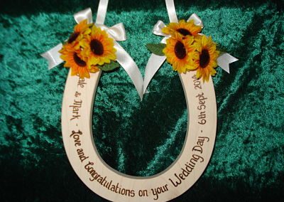Horseshoe with sunflowers
