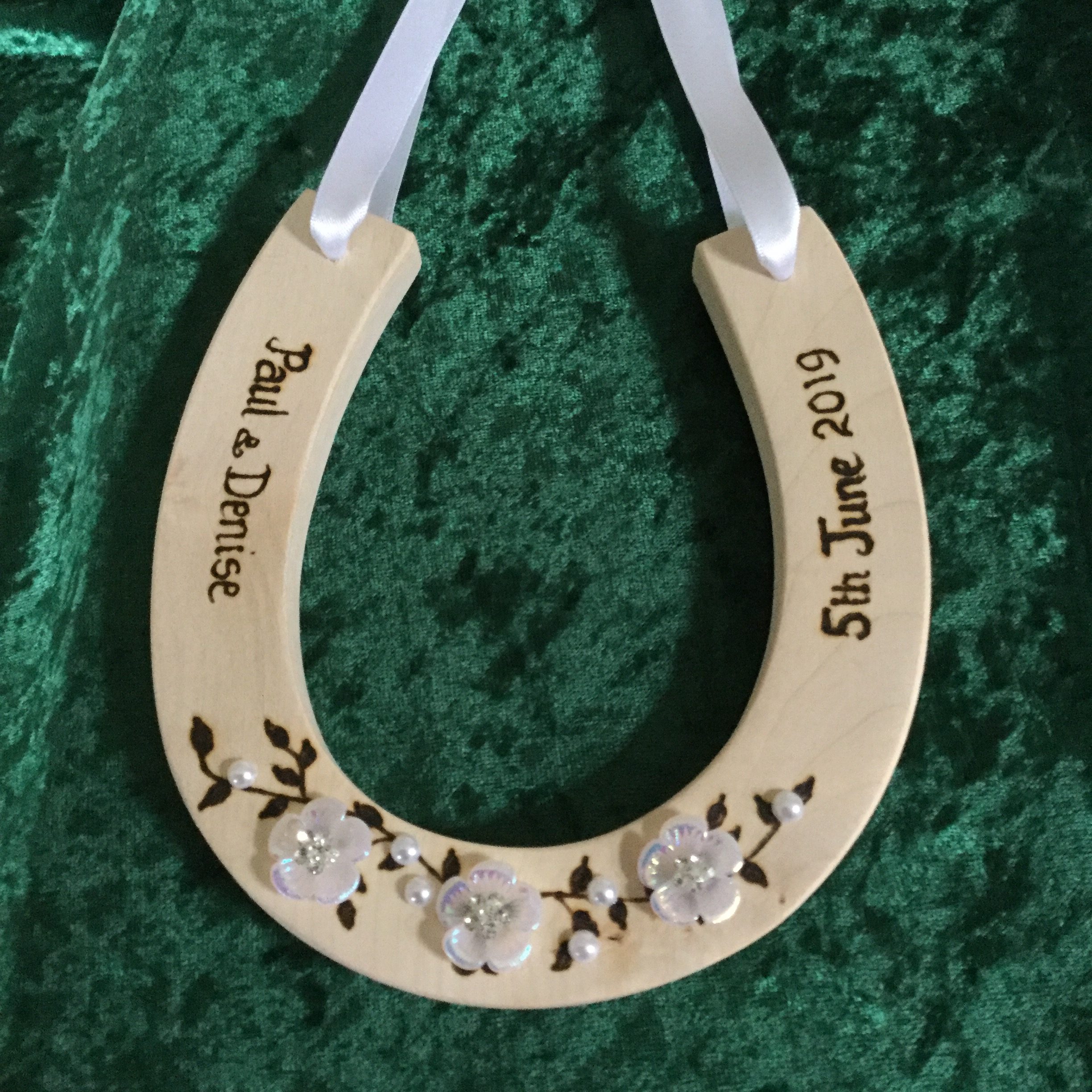 Sparkly Blossom Horseshoe - white