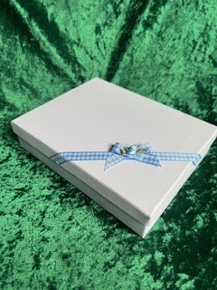 Small presentation box in blue check 2